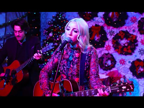 Ashley Monroe covers Joni Mitchell