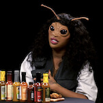 SZA, as a bug, grills Hot Ones' Sean Evans for a change